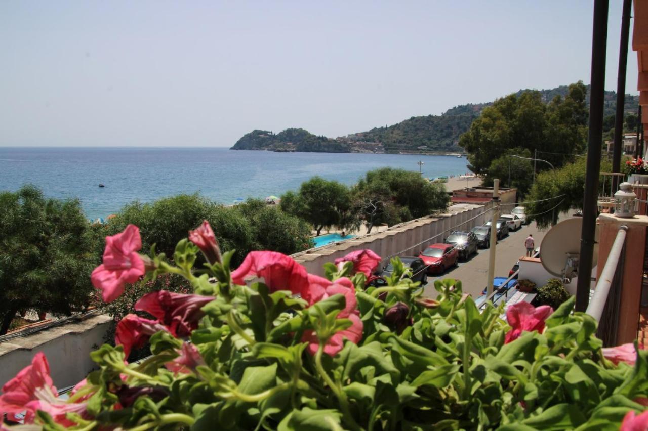 Poseidone Sea Apartment Taormina Mazzeo Exteriör bild